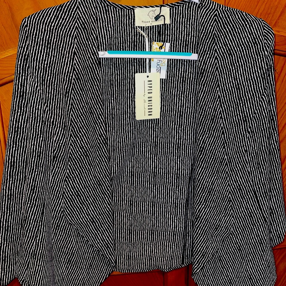 Lightweight blazer/coverup jacket NWT - Medium